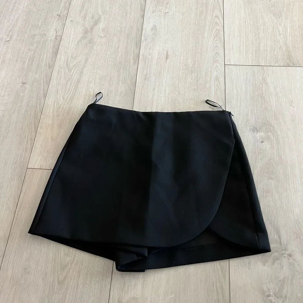 Zara women’s mini skirt size s